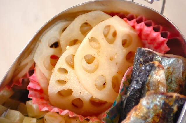 レンコンのゴマ和え