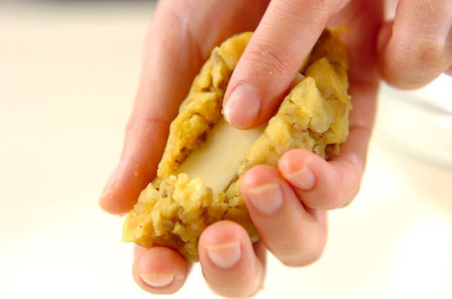 チーズ入りカレーコロッケの作り方の手順8