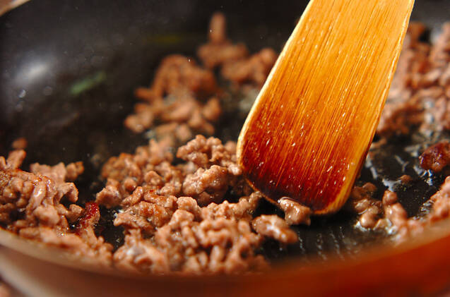 チーズ入りカレーコロッケの作り方の手順2