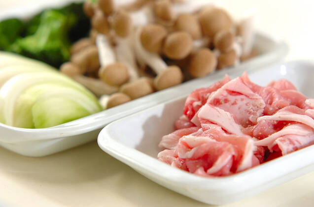 節約時短！豚肉の薄切りでハッシュドポークの作り方の手順1