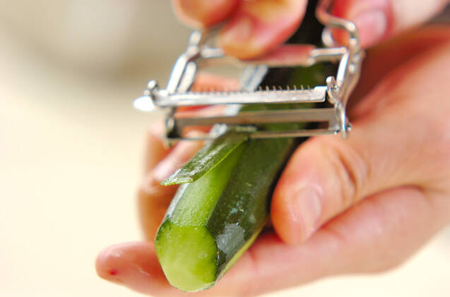 緑のヨーグルトサラダの作り方の手順1