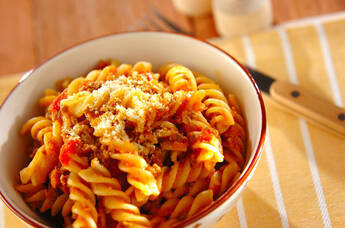 カロテンたっぷりミートソースのフジッリ