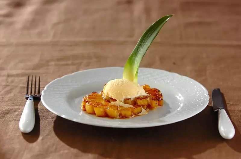 パイナップルのソテー ココナッツアイス添え レシピ 作り方 E レシピ 料理のプロが作る簡単レシピ パイナップルのソテー ココナッツアイス添え レシピ 作り方 E レシピ 料理のプロが作る簡単レシピ