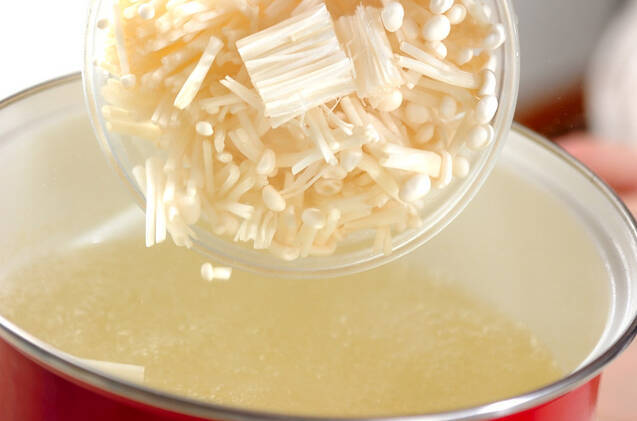 キノコ汁の作り方の手順4