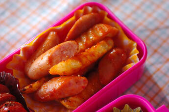 ポテトとソーセージのケチャップ炒め