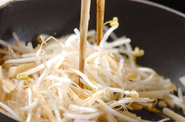 モヤシのピリ辛のり炒めの作り方の手順3