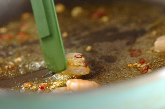 九条ネギとエビのパスタの作り方の手順4