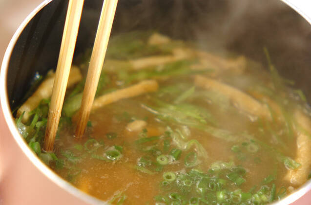 キャベツと油揚げのみそ汁の作り方の手順4