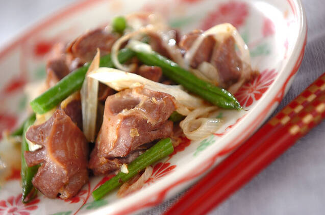 砂肝、白ネギ、さやいんげんの柚子胡椒炒め