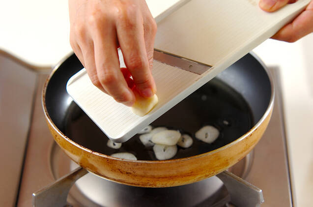 カリカリガーリック奴の作り方の手順1