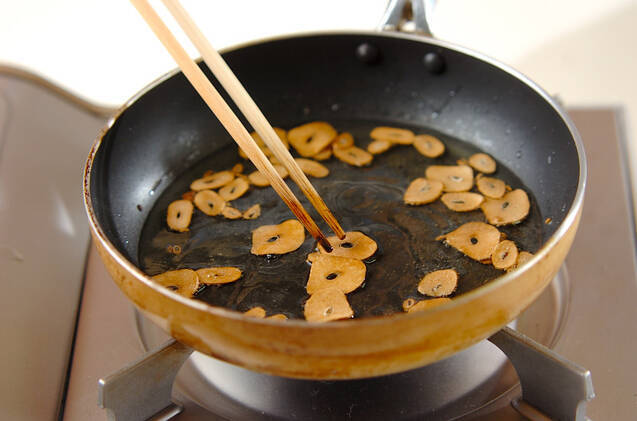 カリカリガーリック奴の作り方の手順2