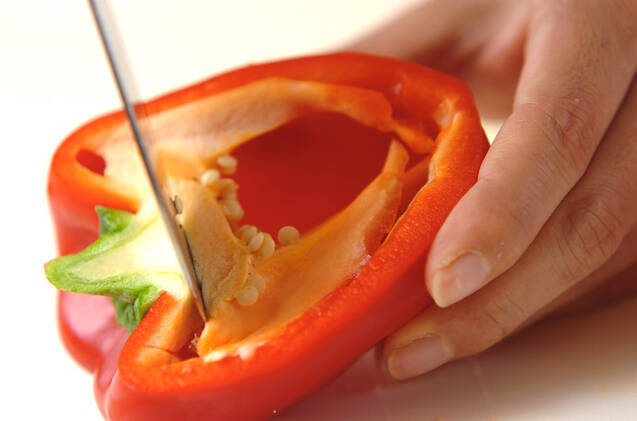 パプリカ詰め焼きリゾットの作り方の手順1