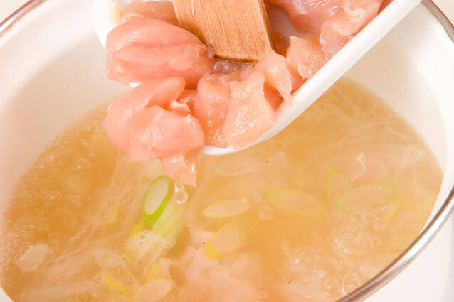 ワカメと鶏肉のスープの作り方の手順5