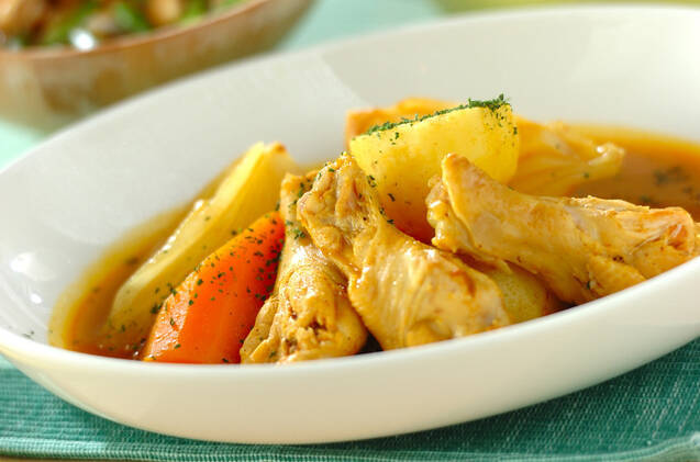 手羽元とゴロゴロ野菜のカレースープ煮