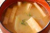 ジャガと油揚げのみそ汁