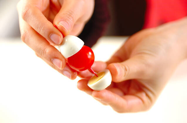 ウズラの卵とプチトマトのサラダの作り方の手順1