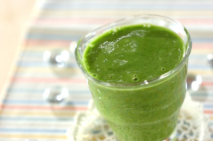キウイ、バナナ、青菜のエネルギーチャージ☆グリーンスムージー