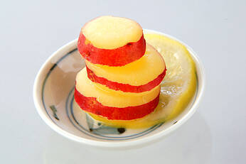 サツマイモのレモン煮