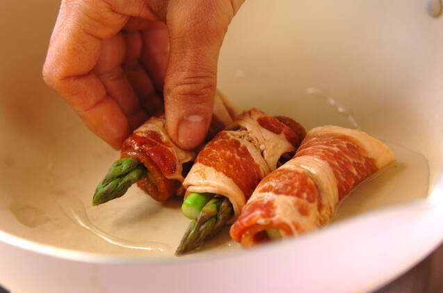 アスパラの肉巻きクリームソテーの作り方の手順3