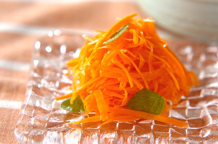 ニンジンのエスニックサラダ