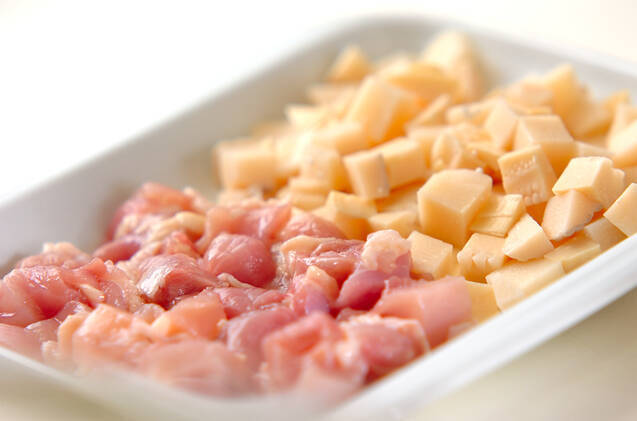 鶏とタケノコのひとくち揚げの作り方の手順1