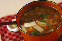 炒めキノコのみそ汁