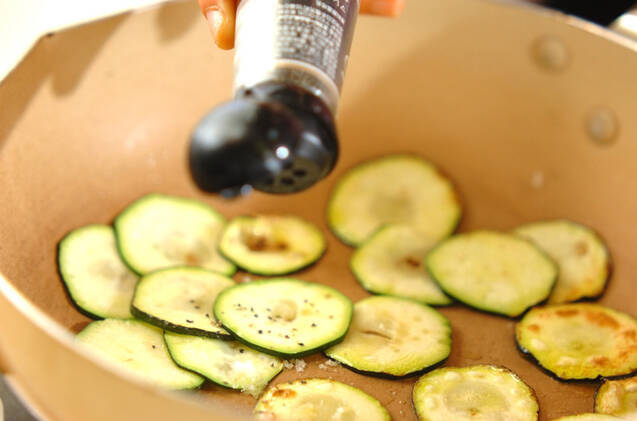 ズッキーニのソテーの作り方の手順2