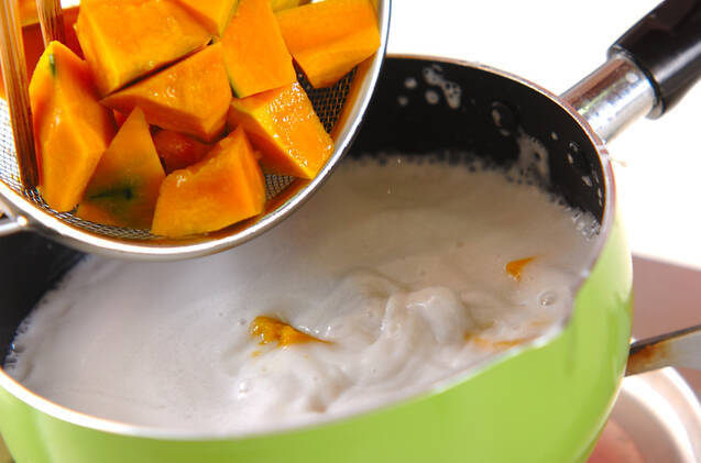 カボチャのココナッツ汁の作り方の手順2