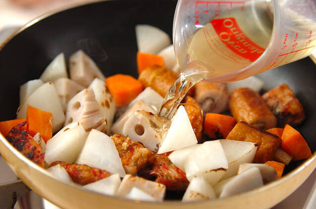 根菜と揚げ天の炒め煮の作り方の手順3