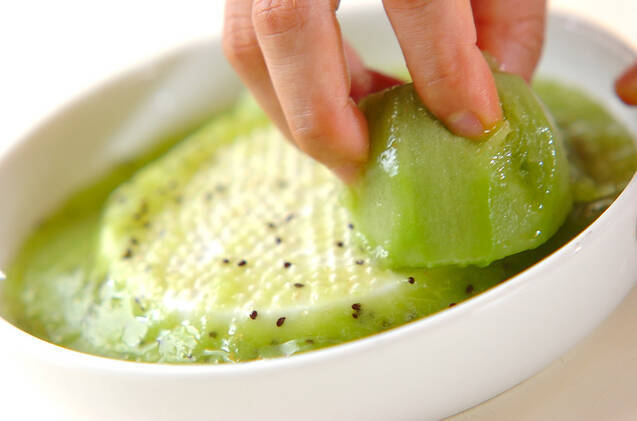 キウイデザートの作り方の手順1