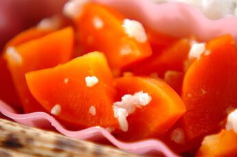 レンジニンジンの塩麹和え