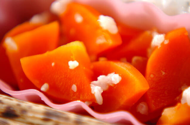 レンジニンジンの塩麹和え