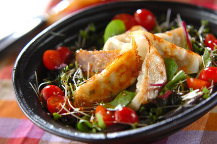 焼き餃子サラダ