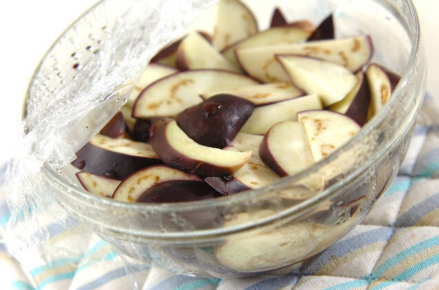 ナスとトマトのゴマ酢和えの作り方の手順4