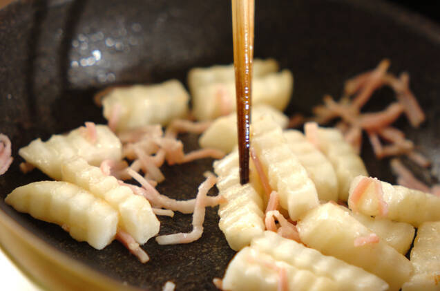 フライドポテトとベーコンのソテーの作り方の手順2