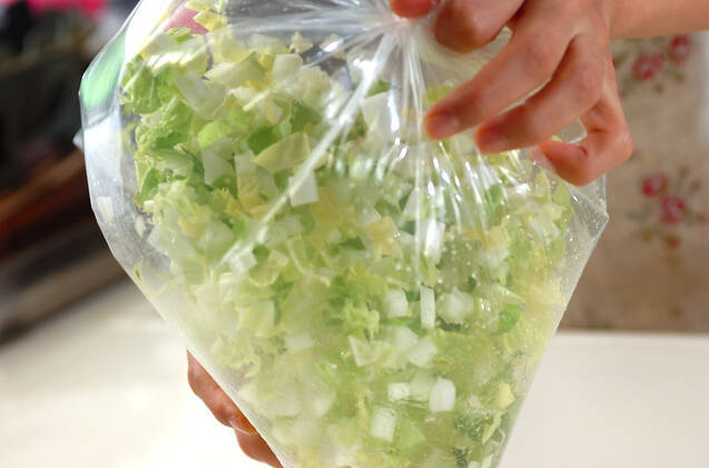 白菜チャーハンの作り方の手順1