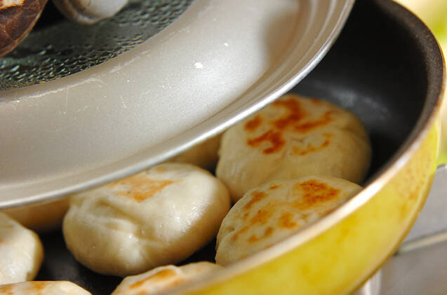 ナスとシメジのみそチーズおやきの作り方の手順7