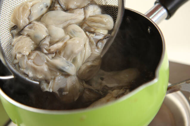 旨みたっぷり！炊飯器でカキご飯の作り方の手順5