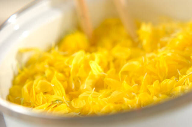 大根と黄菊のサラダの作り方の手順4