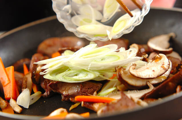 レバーとシイタケの炒め物の作り方の手順6