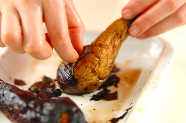 焼きナスのピリ辛ゴマ和えの作り方の手順3