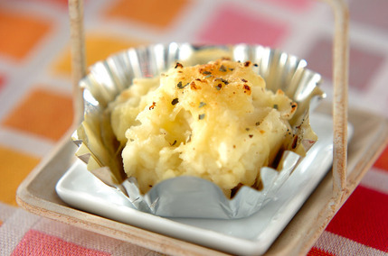 こんがりチーズのひとくちジャガ焼き