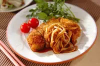 重ねトンカツの玉ネギソース