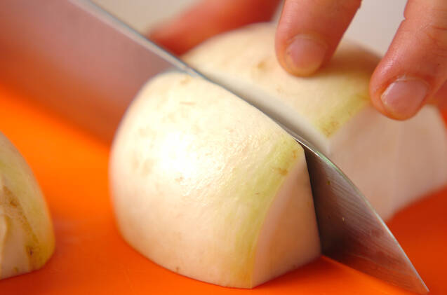 カブとさつま揚げの煮物の作り方の手順1