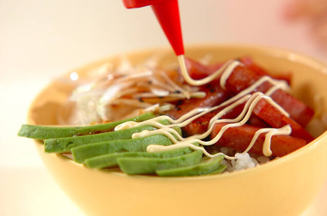 ポークランチョンミートとアボカドの丼の作り方の手順5