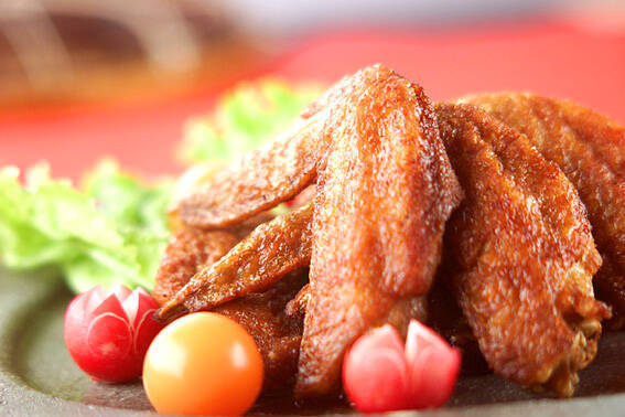 鶏手羽先の五香粉風味揚げ