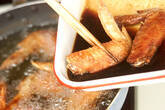 鶏手羽先の五香粉風味揚げの作り方4