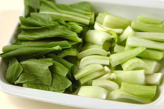 青菜とちくわの煮物の作り方の手順1