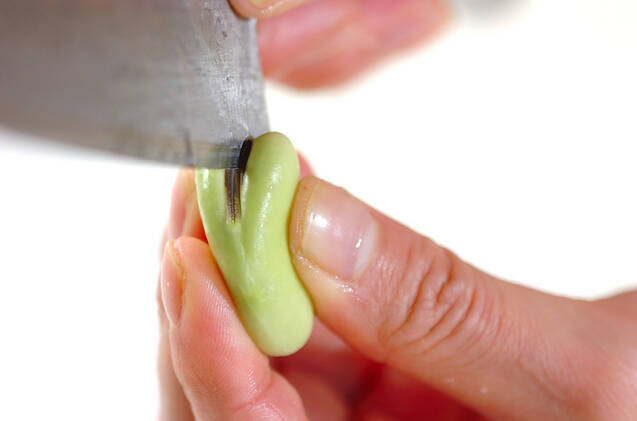 ソラ豆のゴマ和えの作り方の手順1