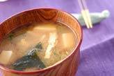 豆腐とワカメのみそ汁